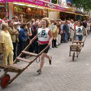 Wahlscheider Kirmes mit Schörreskarrenrennen